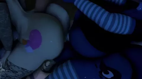 Luna pounds Cream Heart