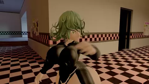 GIrl in Pizzeria