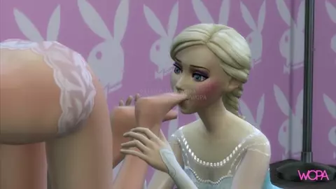 Frozen - Elsa and Anna rubbing in the bedroom